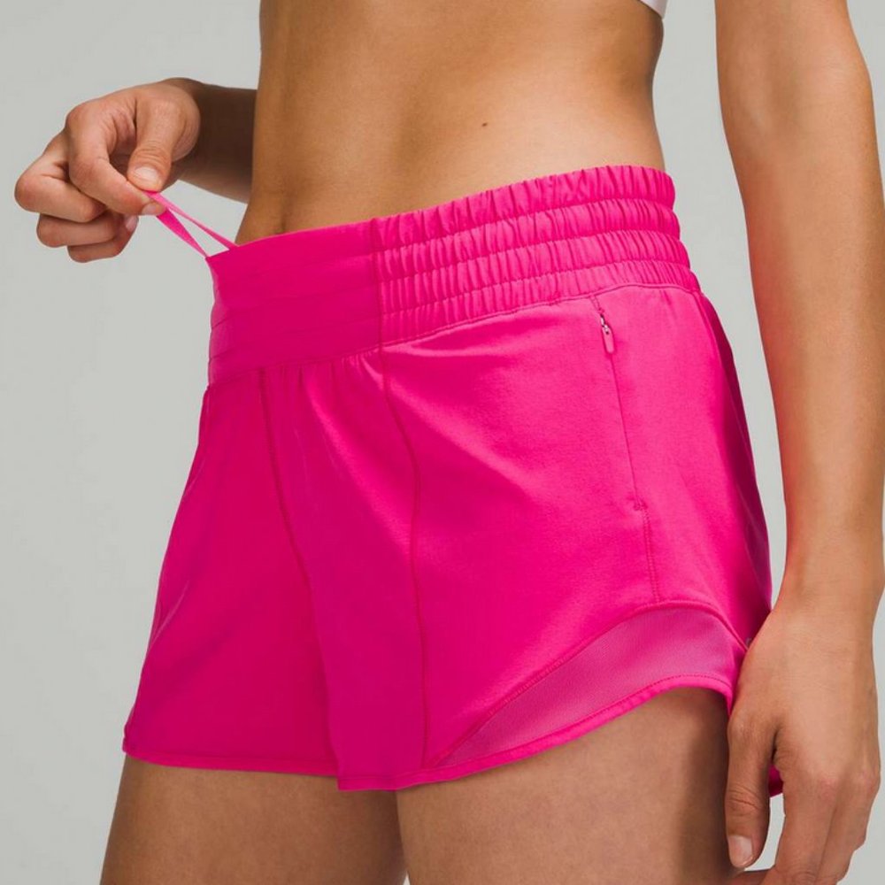 Lululemon Athletica Hotty Hot Short 2.5" Size 8 Sonic Pink EUC